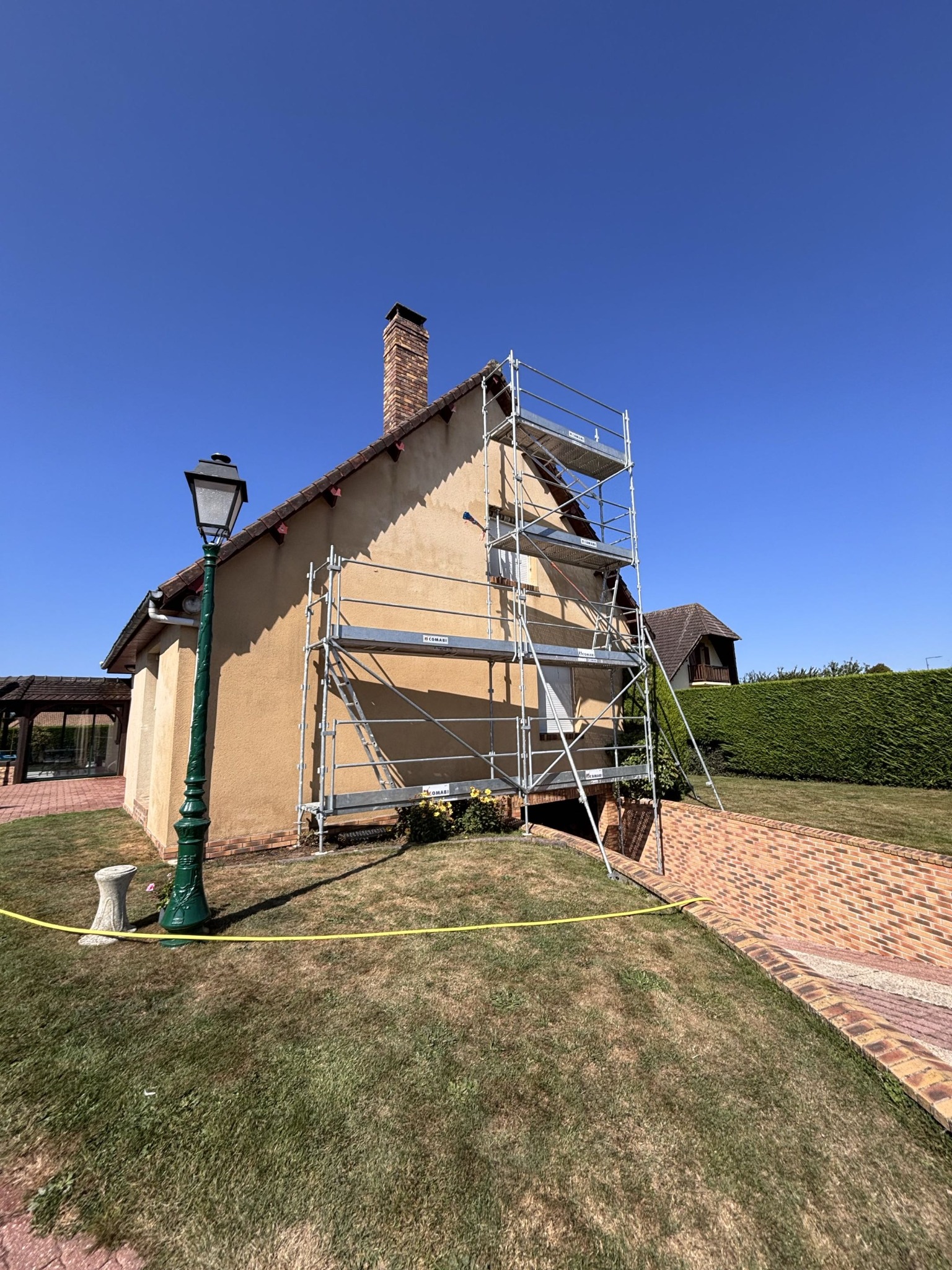 Façade pendant les travaux – Louvet Peinture