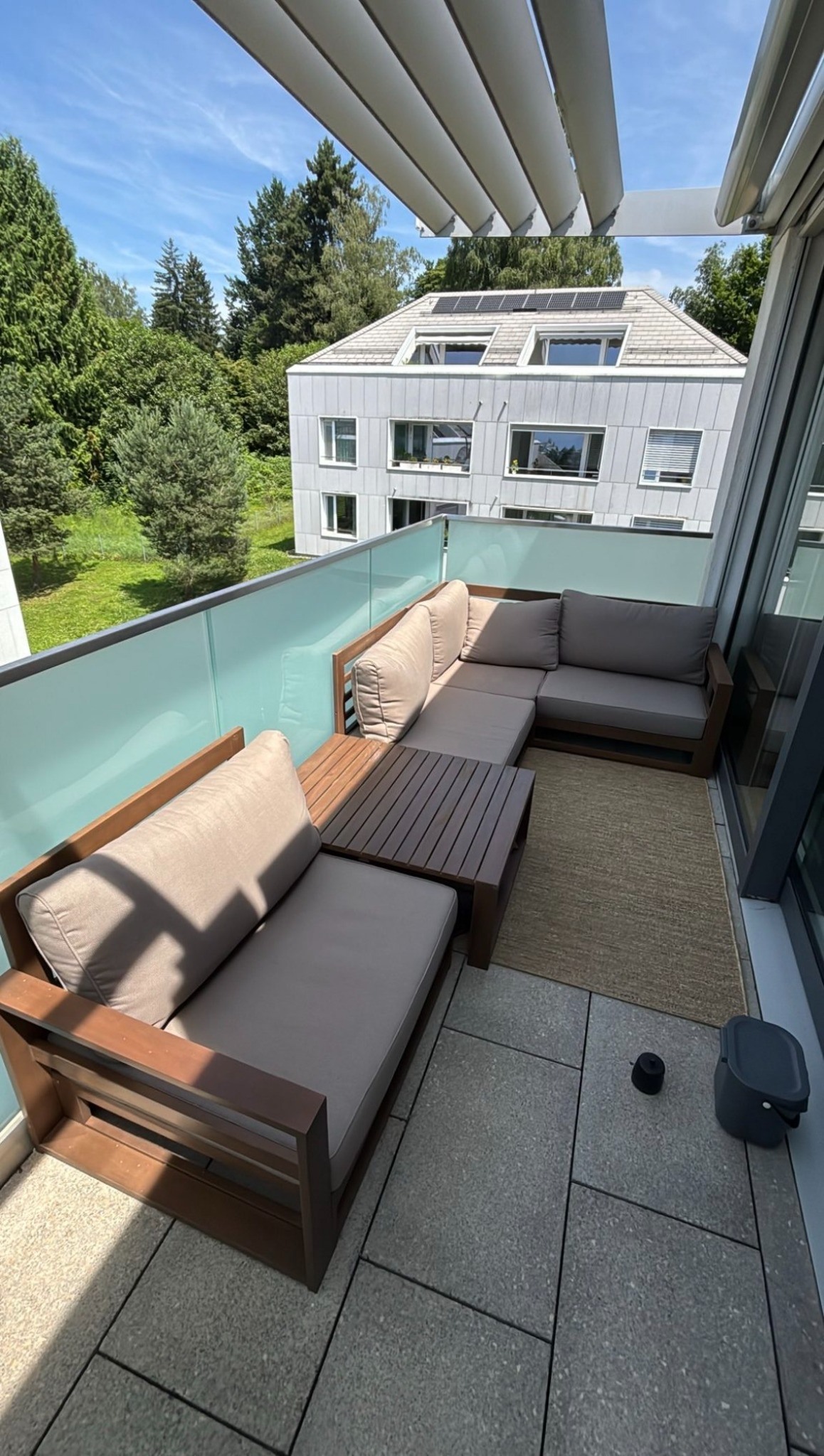 Terrasse après traitement Fongimousse et lavage haute pression – Louvet Peinture