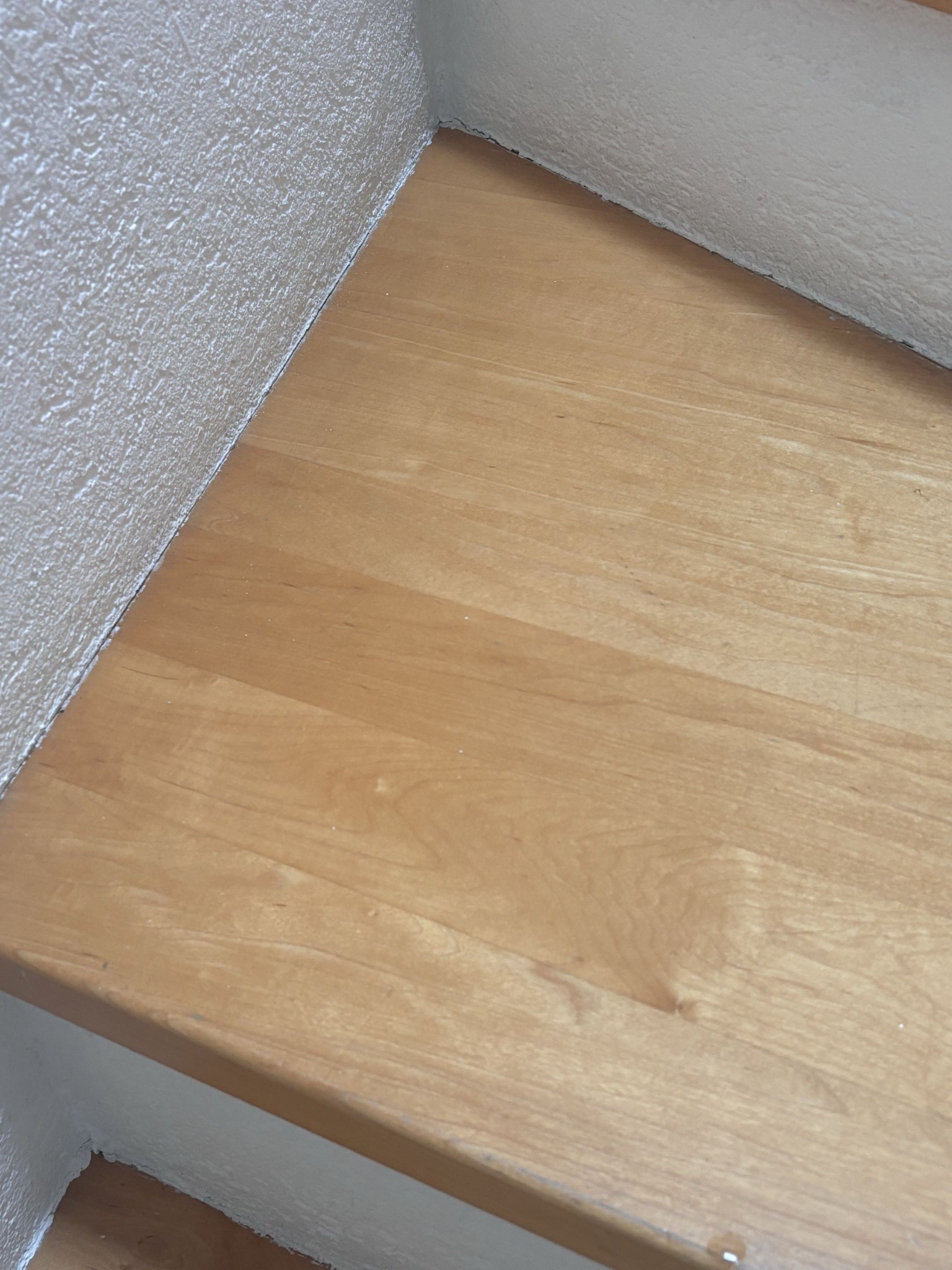Rénovation escalier – Louvet Peinture