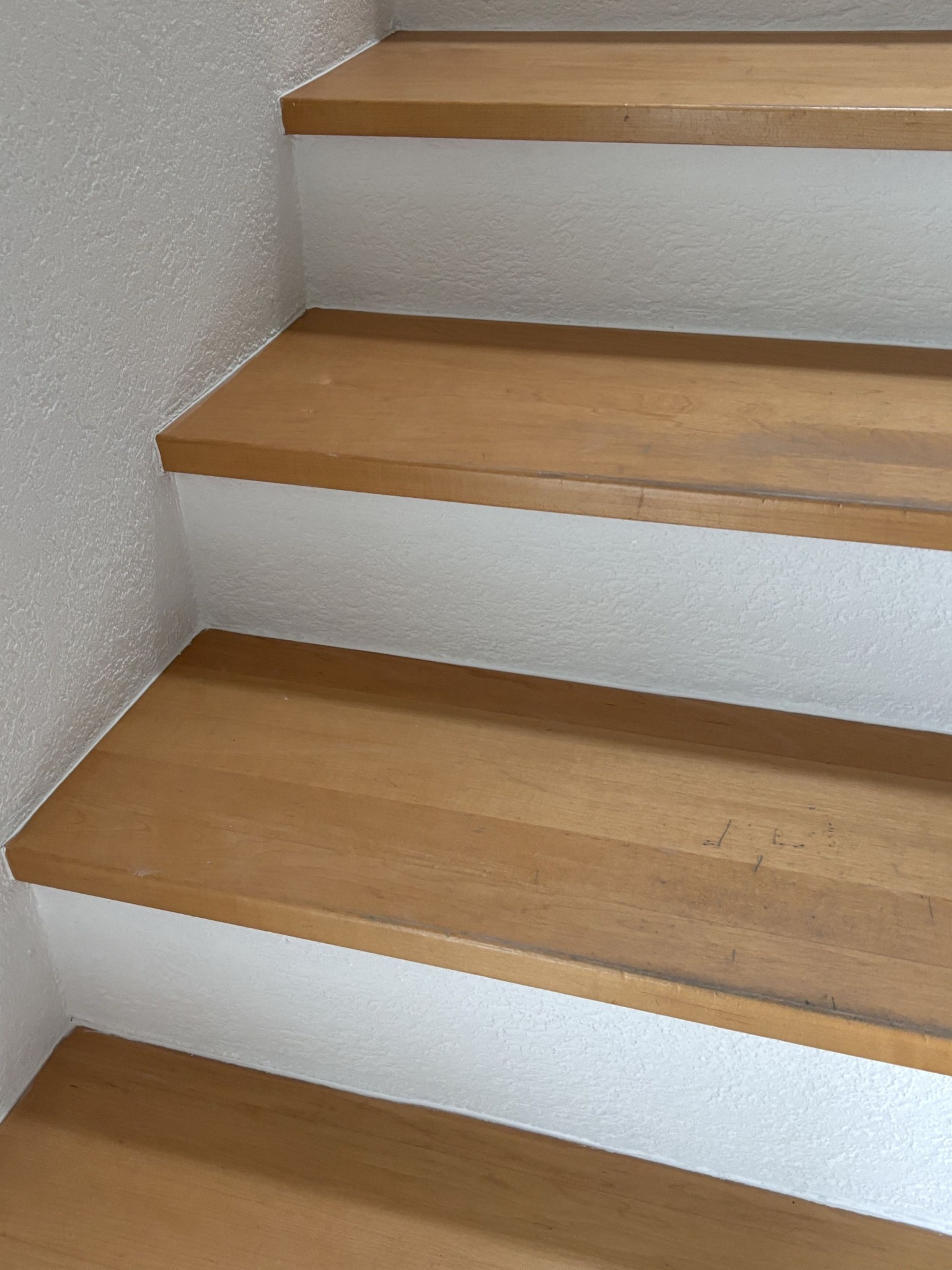 Rénovation escalier – Louvet Peinture